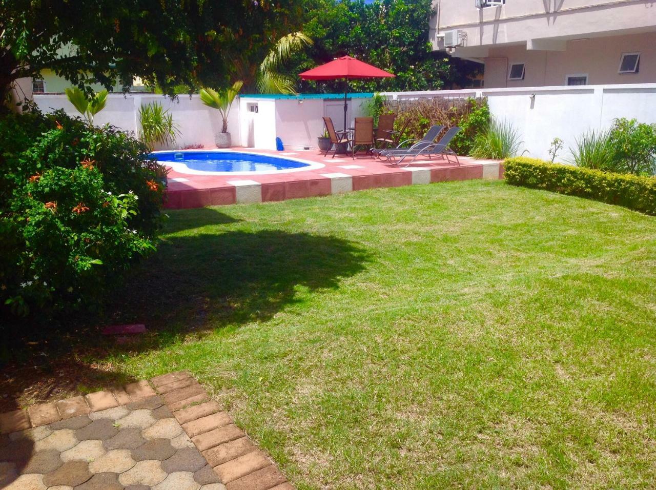 Fayruz Villa Is A 3 Bedroom, 3 Bathroom Detached House With Ac And Swimming Pool 5 Minutes Walk From Flic En Flac Public Beach Eksteriør billede