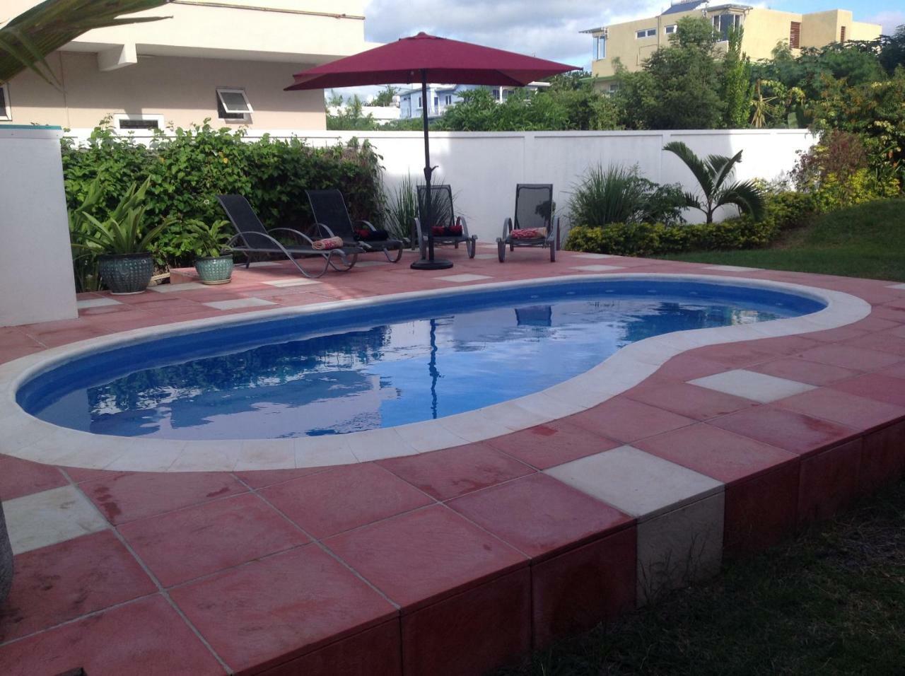 Fayruz Villa Is A 3 Bedroom, 3 Bathroom Detached House With Ac And Swimming Pool 5 Minutes Walk From Flic En Flac Public Beach Eksteriør billede